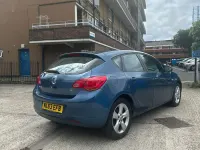 Used Vauxhall Astra 115 HP (84 kW) 2013 Blue Hatchback
