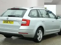 Begagnad Skoda Octavia SE 2018 Silver Kombi