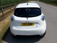 Used Renault Zoe Expression 64 kW (88 HP) 2015 White Hatchback