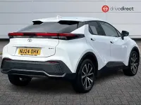 Used Toyota C-HR Design 140 HP (102 kW) 2024 White SUV