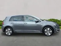 Usado VW e-Golf 100 kW (136 CV) 2018 Gris Utilitario