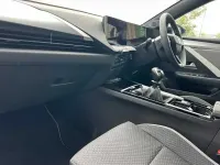 Begagnad Vauxhall Astra 128 HK (94 kW) 2026 Blå Halvkombi