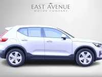 Używany Volvo XC40 Core 163 KM (119 kW) 2023 Srebrny SUV