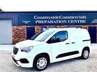 Second-hand Vauxhall Combo Sportive 100 CP (73 kW) 2019 Alb Monovolum