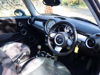 Used Mini Cooper Hatch 120 HP (88 kW) 2008 White Hatchback