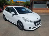 Used Peugeot 208 Access 82 HP (60 kW) 2014 White Hatchback