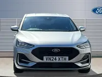 Usado Ford Focus ST-Line X 125 HP (91 kW) 2024 Prateado Citadino