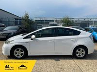 Used Toyota Prius 136 HP (100 kW) 2014 White Hatchback