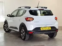 Używany Dacia Sandero Journey 91 KM (66 kW) 2023 Biały Hatchback
