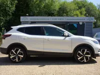 Used Nissan Qashqai Tekna 2017 White SUV