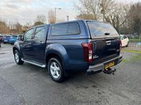 Used Isuzu Pick up 161 HP (118 kW) 2016 Blue Pickup