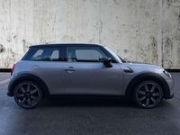 Usado Mini Cooper Exclusive 134 HP (98 kW) 2021 Cinzento Citadino