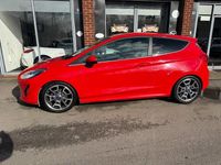 Used Ford Fiesta Zetec 85 HP (62 kW) 2017 Red Hatchback