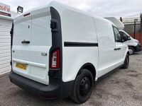 Used LEVC VN5 City 148 HP (108 kW) 2023 White MPV