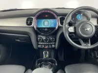 Usado Mini Cooper Exclusive 136 CV (100 kW) 2024 Negro Utilitario