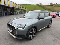Używany Mini Countryman Exclusive 300 KM (220 kW) 2024 Zielony SUV