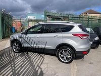 Usado Ford Kuga Titanium 140 CV (102 kW) 2014 Plateado SUV