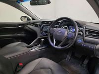 Used Toyota Camry Design 214 HP (157 kW) 2020 Silver Sedan