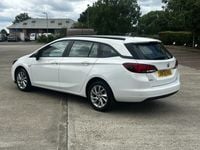 Used Vauxhall Astra 105 HP (77 kW) 2021 White Estate