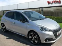 Used Peugeot 208 GT-line 110 HP (80 kW) 2018 Silver Hatchback