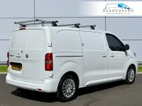Used Vauxhall Vivaro 120 HP (88 kW) 2023 White MPV