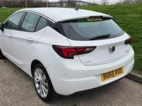 Used Vauxhall Astra Design Edition 2016 White Hatchback