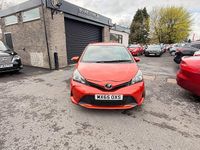 Usado Toyota Vitz 2025 Naranja Utilitario