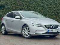 Usado Volvo V40 Inscription 152 HP (111 kW) 2018 Prateado Citadino