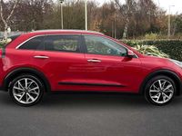 Gebraucht Kia Niro 141 PS (103 kW) 2021 Rot SUV
