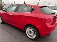 Begagnad Alfa Romeo Giulietta 2025 Röd Halvkombi