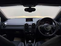 Begagnad Audi A1 Sportback Black Edition 2013 Blå Halvkombi