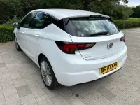 Used Vauxhall Astra Elite 145 HP (106 kW) 2020 White Hatchback