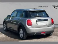 Używany Mini Cooper Classic 134 KM (98 kW) 2018 Srebrny Hatchback