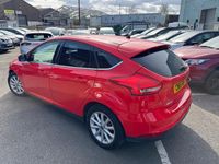 Used Ford Focus Titanium 125 HP (91 kW) 2015 Red Hatchback