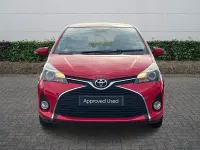Used Toyota Yaris 99 HP (72 kW) 2015 Red Hatchback