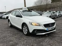 Begagnad Volvo V40 SE 115 HK (84 kW) 2015 Vit Halvkombi