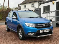 Begagnad Dacia Sandero Essentiel 90 HK (66 kW) 2019 Blå Halvkombi