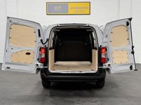 Used Toyota Proace 120 HP (88 kW) 2025 White MPV