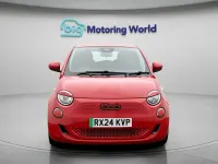 Używany Fiat 500e Red 86 kW (118 KM) 2024 Czerwony Hatchback