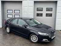 Usado Ford Mondeo Zetec 120 HP (88 kW) 2016 Preto Citadino