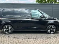 Begagnad VW Multivan Style 150 HK (110 kW) 2025 Svart Minibuss