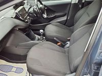 Usado Peugeot 208 S 100 HP (73 kW) 2018 Cinzento Citadino