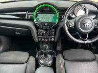 Usado Mini Cooper Hatch 134 HP (98 kW) 2018 Preto Citadino