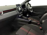 Begagnad Renault Clio V RS Line 90 HK (66 kW) 2023 Röd Halvkombi