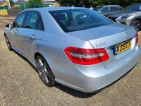 Używany Mercedes E350 231 KM (169 kW) 2009 Srebrny Sedan/Limuzyna