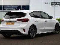 Used Ford Focus ST-Line 2022 Frozen white Hatchback