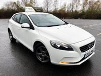 Used Volvo V40 120 HP (88 kW) 2016 White Hatchback