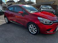 Used Renault Clio IV Dynamique 90 HP (66 kW) 2016 Red Hatchback