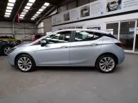 Used Vauxhall Astra Design Edition 100 HP (73 kW) 2016 Silver Hatchback
