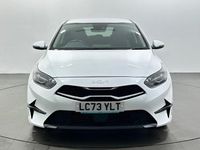 Używany Kia Ceed 160 KM (117 kW) 2023 Biały Hatchback